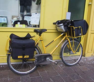 Fahrrad eines Briefträgers in Frankreich